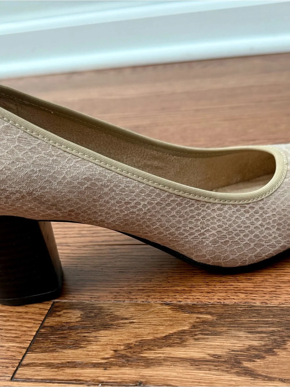 Naturalizer Women's Cream Textured Block Heel Pump, 8.5